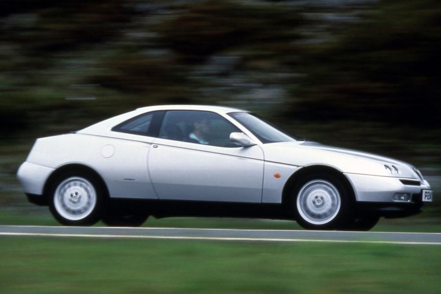  Alfa Romeo GTV (916C) 1996 года  (UK) (фото 4 из 7)